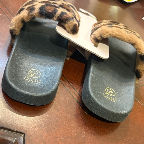 Chinese Laundry Furry Leopard Women's Slippers - Picture 4 of 7